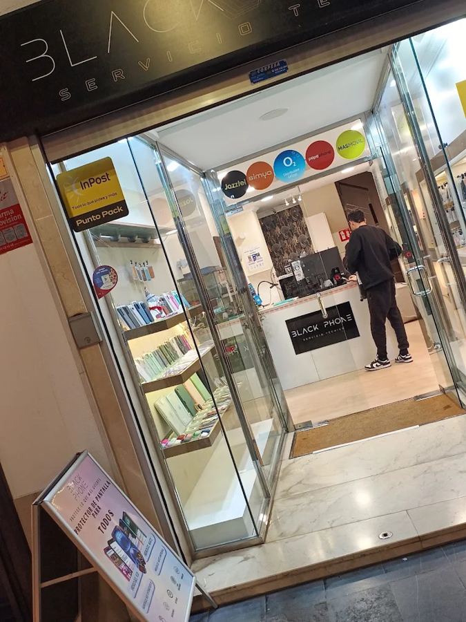 Interior y mostrador del servicio técnico BLACKPHONE